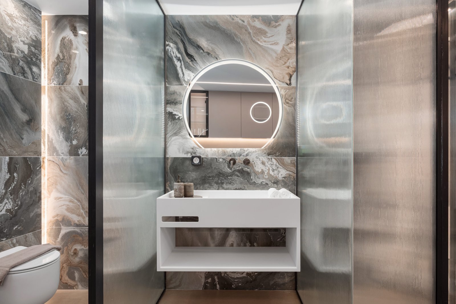 Μπάνιο στο Syggrou Suites στην Αθήνα